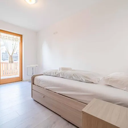 Olivia カプリーレ